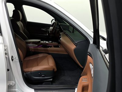 2022 Genesis GV70 — миниатюра 17