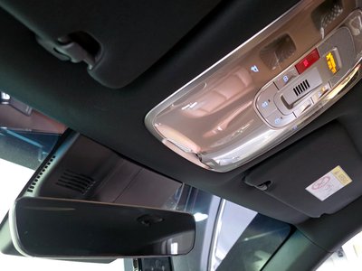2022 Genesis GV70 — миниатюра 32