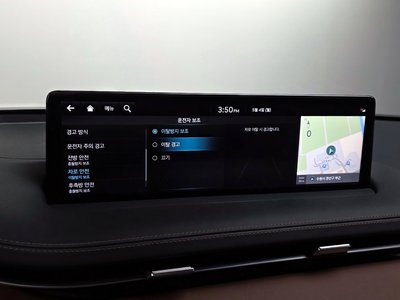 2022 Genesis GV70 — миниатюра 23