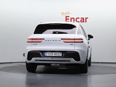 صورة 3 لـ 2022 Genesis GV70