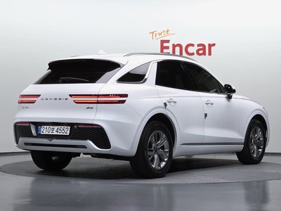 صورة 5 لـ 2022 Genesis GV70