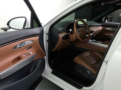 2022 Genesis GV70 — миниатюра 13