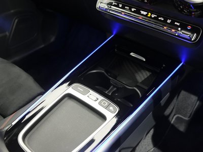 2025 Mercedes-BENZ GLB — миниатюра 15