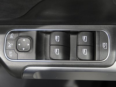 2025 Mercedes-BENZ GLB — миниатюра 25