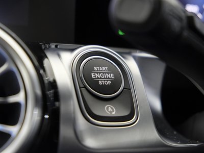 2025 Mercedes-BENZ GLB — миниатюра 13