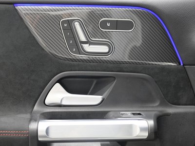 2025 Mercedes-BENZ GLB — миниатюра 30