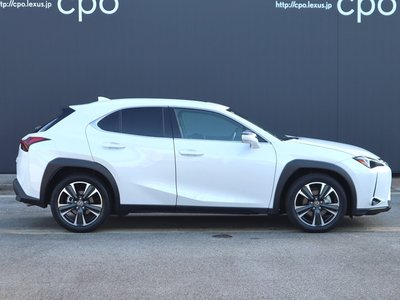 LEXUS UX - 4