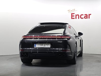 PORSCHE PANAMERA - 4