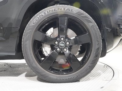 LAND ROVER DEFENDER - 9