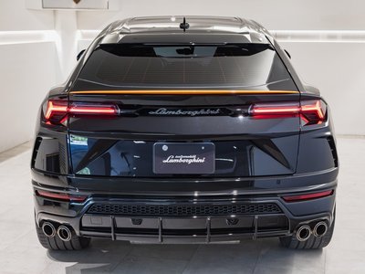 LAMBORGHINI URUS - 8