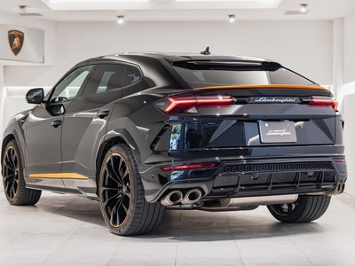 LAMBORGHINI URUS - 6