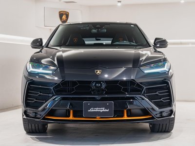 LAMBORGHINI URUS - 3