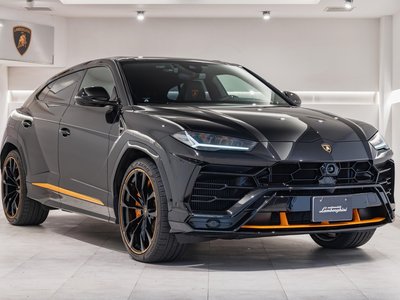LAMBORGHINI URUS - 1