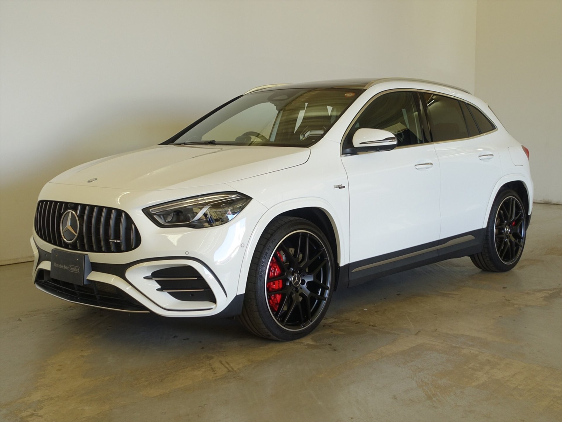 MERCEDES-BENZ GLA AMG - View 1