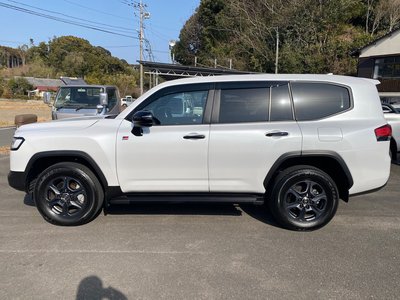 TOYOTA LAND CRUISER 300 - 5