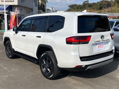 TOYOTA LAND CRUISER 300 - 6