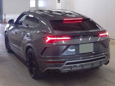 LAMBORGHINI URUS - 2