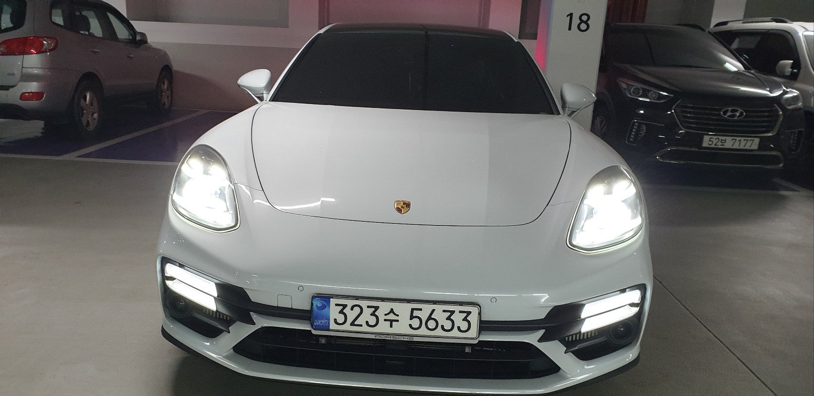 PORSCHE PANAMERA - View 1