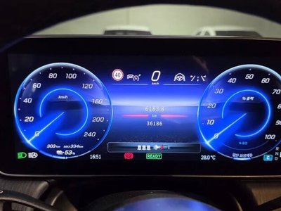 صورة 8 لـ 2023 Mercedes-BENZ EQE
