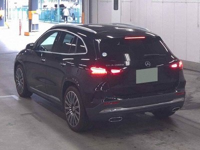 MERCEDES-BENZ GLA - 2