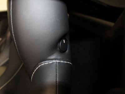 2017 Aston Martin V8 thumbnail 29