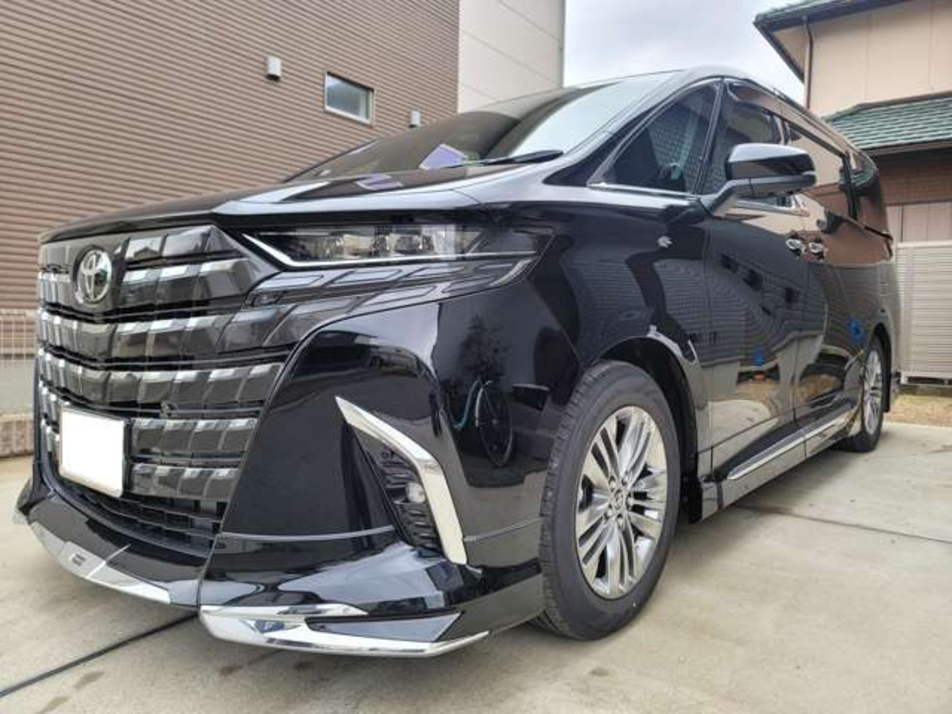 TOYOTA ALPHARD - View 1