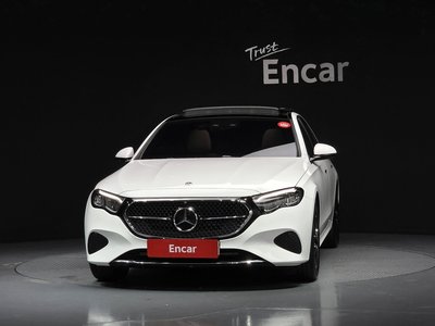 2025 Mercedes-BENZ E-CLASS — фото 2