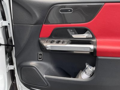 2022 Mercedes-BENZ GLB — миниатюра 25