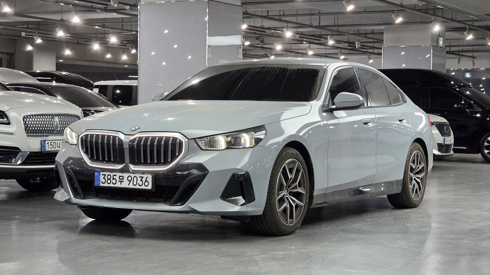 BMW 5 SERIES - View 1