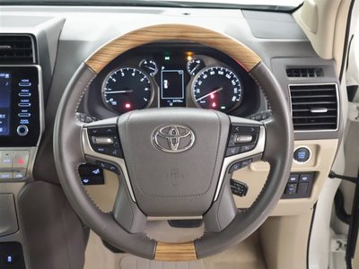 TOYOTA LAND CRUISER PRADO - 6