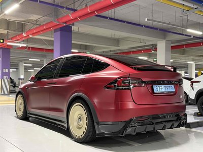 2024 Tesla MODEL X — фото 7