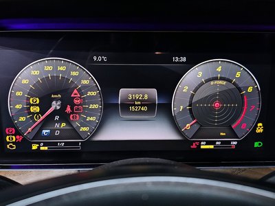 MERCEDES-BENZ E-CLASS - 8