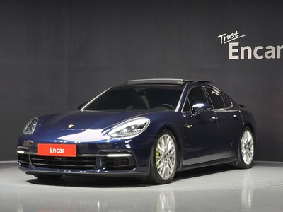 PORSCHE PANAMERA