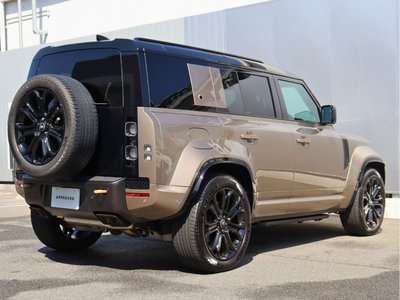 LAND ROVER DEFENDER - 9
