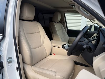 TOYOTA LAND CRUISER 300 - 10