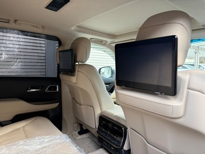 TOYOTA LAND CRUISER 300 - 9