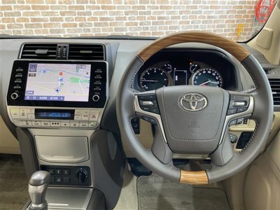 صورة 8 لـ 2023 Toyota LAND CRUISER PRADO