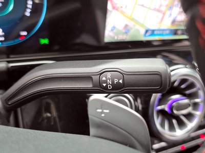MERCEDES-BENZ GLA - 9