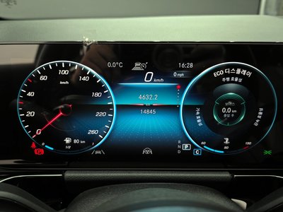 MERCEDES-BENZ GLA - 8
