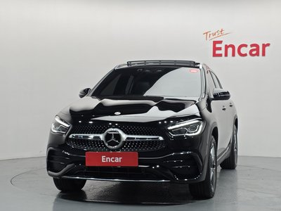 MERCEDES-BENZ GLA - 2