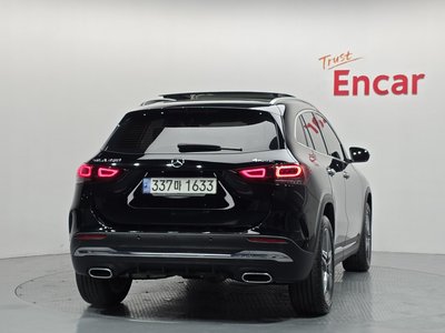 MERCEDES-BENZ GLA - 4