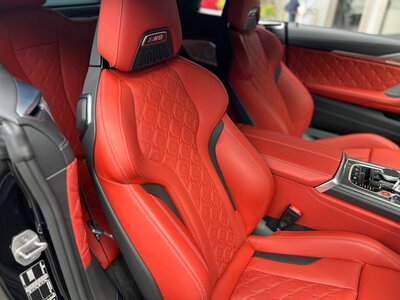 BMW M8 CABRIOLET 2023 thumbnail 30