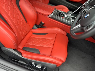BMW M8 CABRIOLET 2023 thumbnail 31