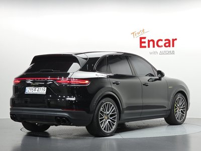 PORSCHE CAYENNE - 4