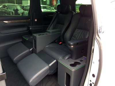2023 Toyota ALPHARD photo 5