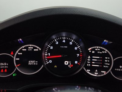 2022 Porsche CAYENNE — миниатюра 11