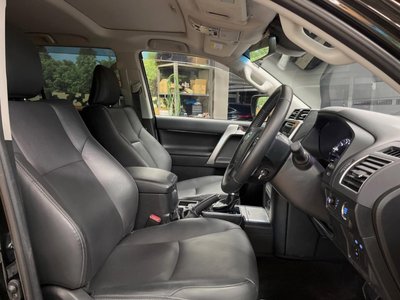 TOYOTA LAND CRUISER PRADO - 8