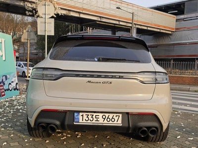 PORSCHE MACAN - 3