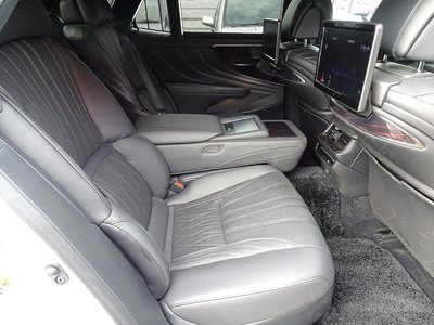 صورة مصغرة 33 لـ 2018 Lexus LS