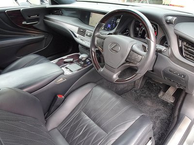 صورة مصغرة 25 لـ 2018 Lexus LS